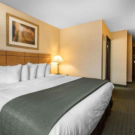Quality Inn Dubuque On Hwy 20 Esterno foto