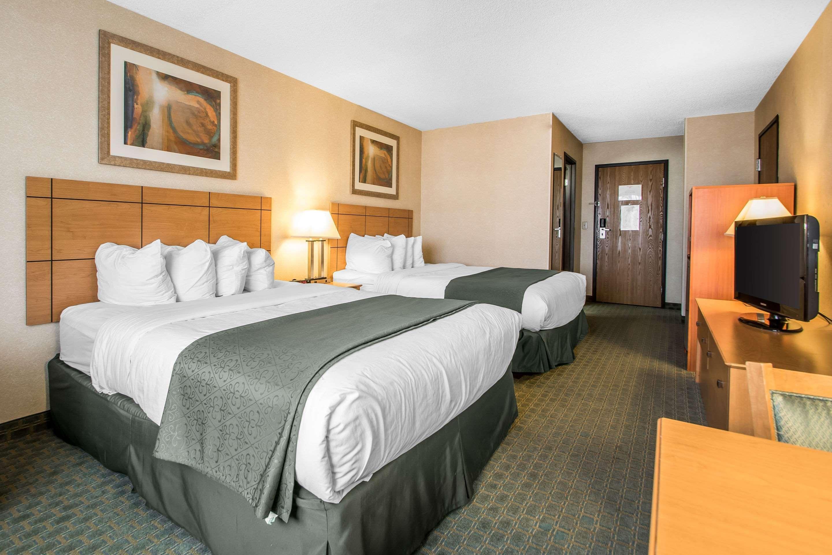 Quality Inn Dubuque On Hwy 20 Esterno foto
