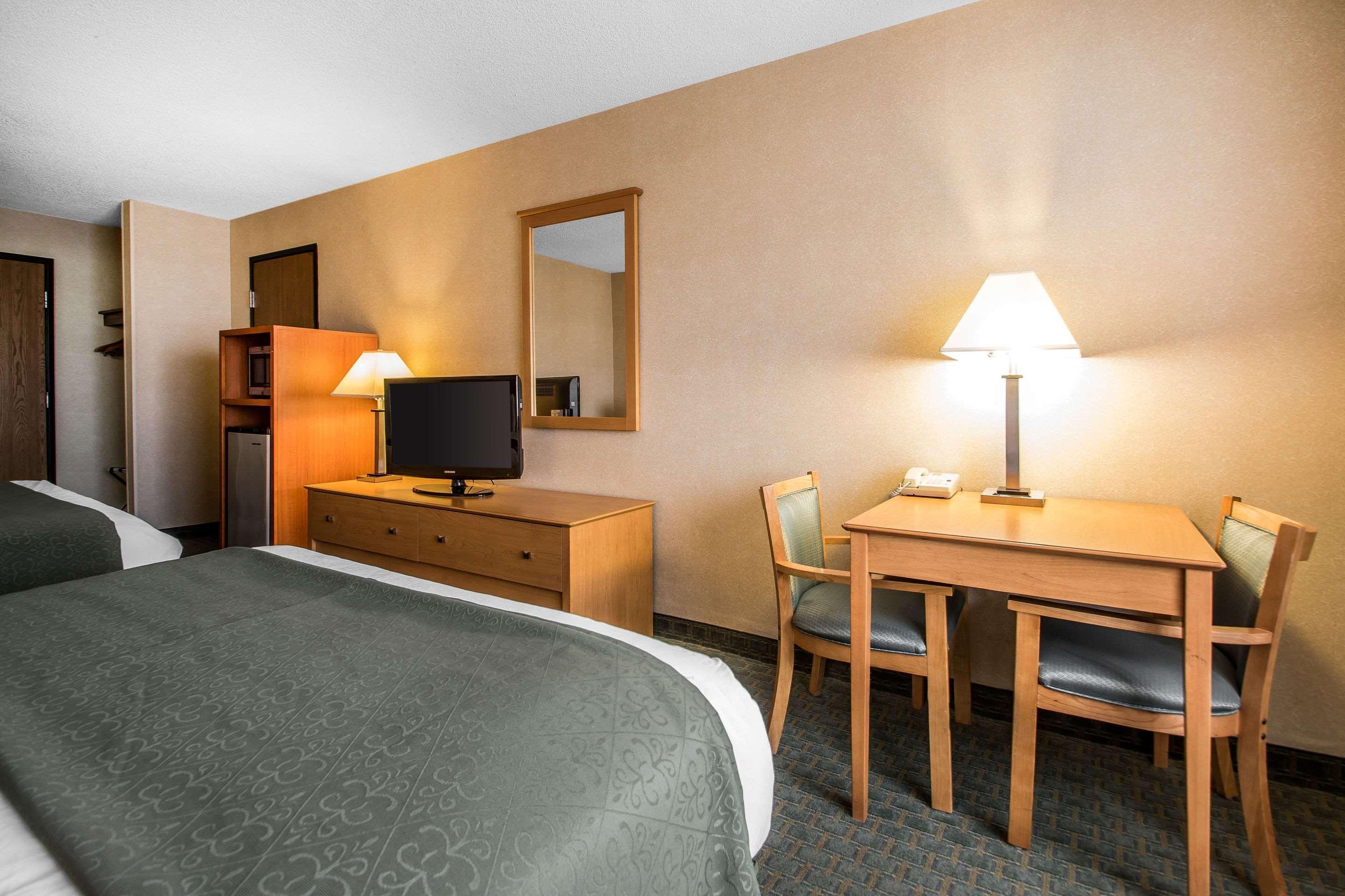 Quality Inn Dubuque On Hwy 20 Esterno foto