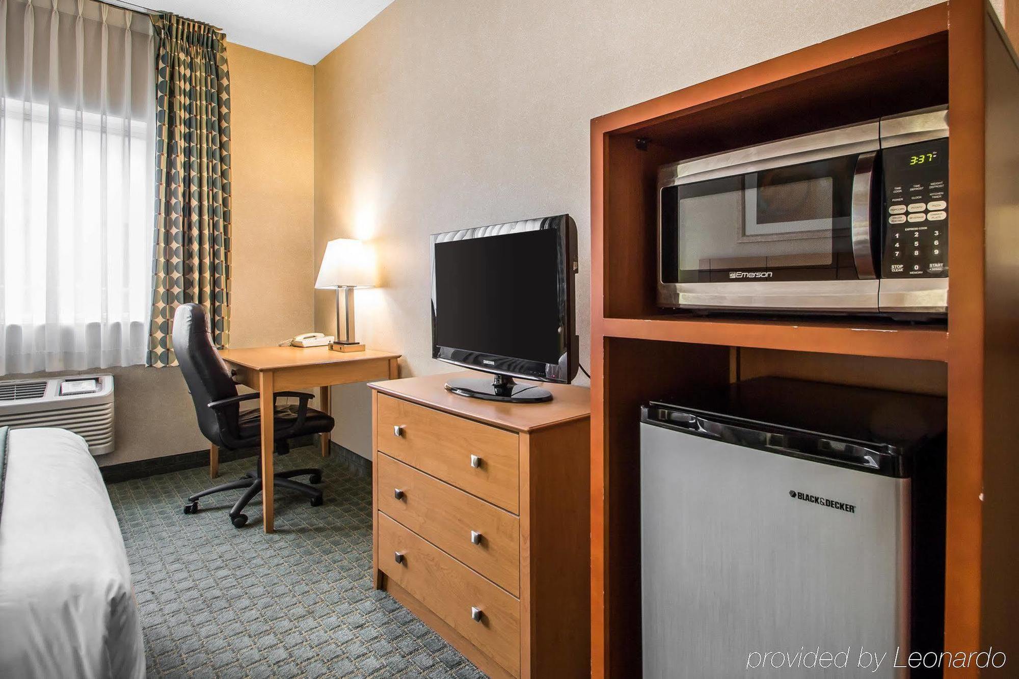 Quality Inn Dubuque On Hwy 20 Esterno foto