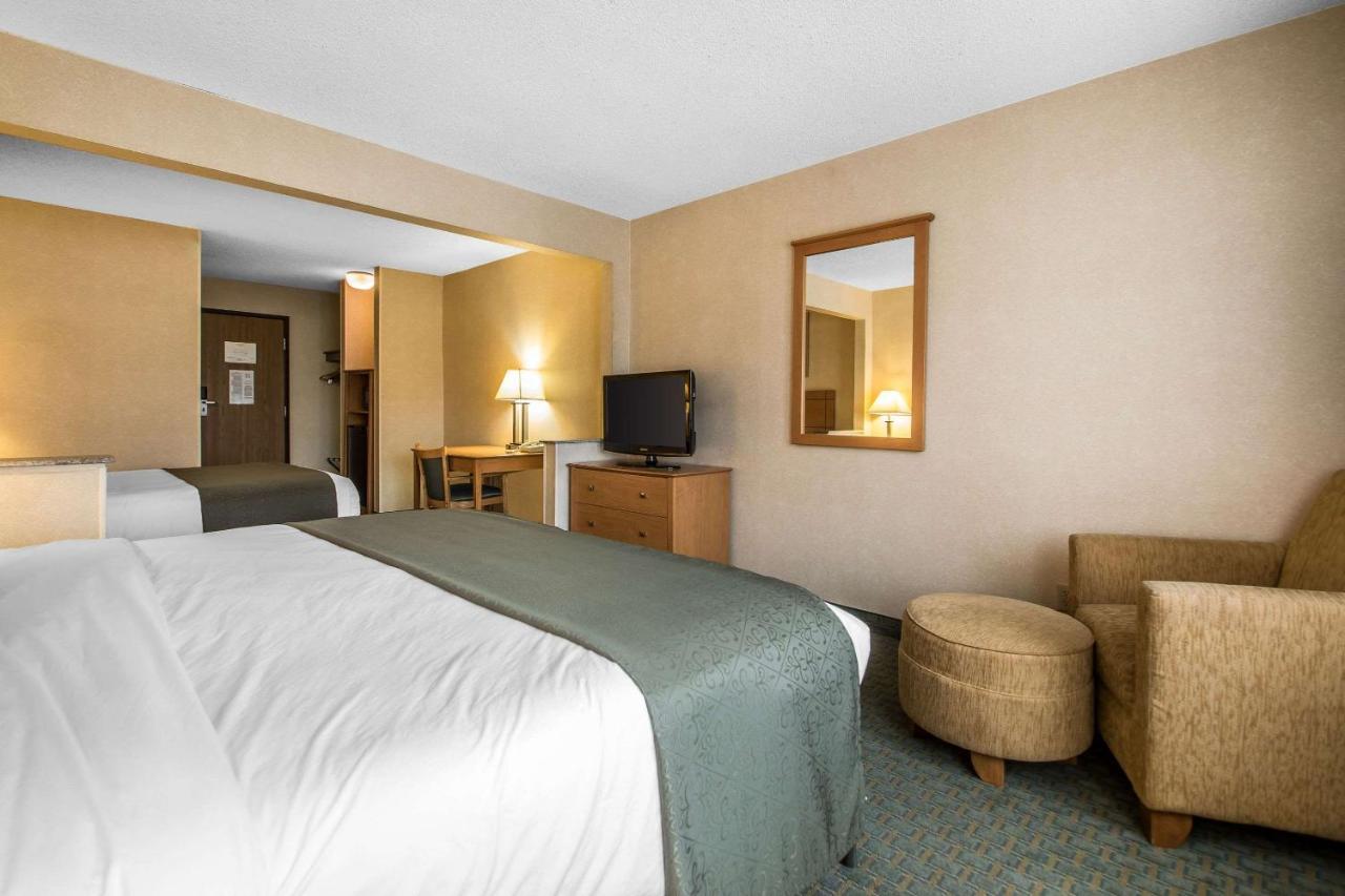 Quality Inn Dubuque On Hwy 20 Esterno foto